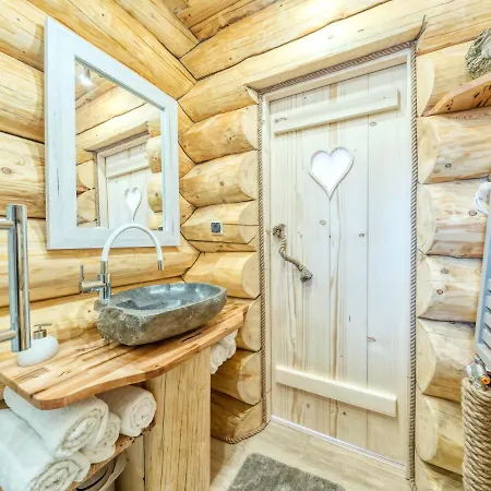 Zagroda Krowiarki シャレー *